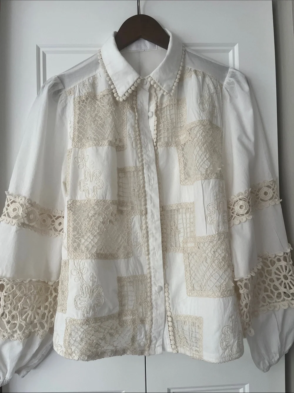 Seek the label Blouse - Picture 9 of 14